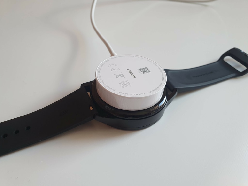 Der magnetische Ladebereich ist typisch für Xiaomi