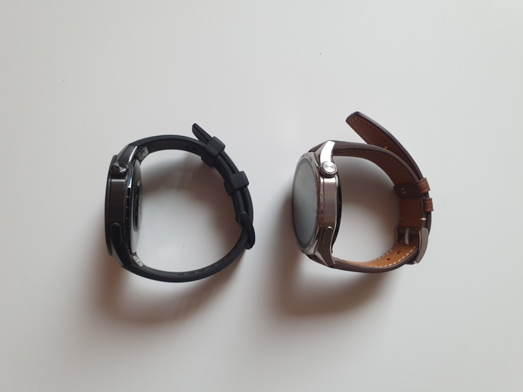Mir persönlich hat das Silikonband der Pro-Version besser gefallen (links)